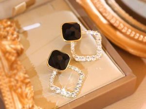 Zircon Korean Black Shiny Earing