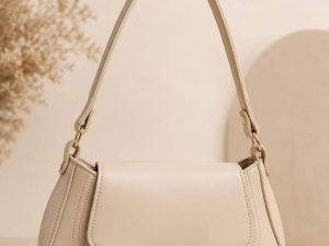 Classic Flap Shoulder Purse for Women – Premium Leather Look Handbag Black