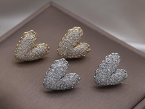 Zircon Heart Stud Earrings